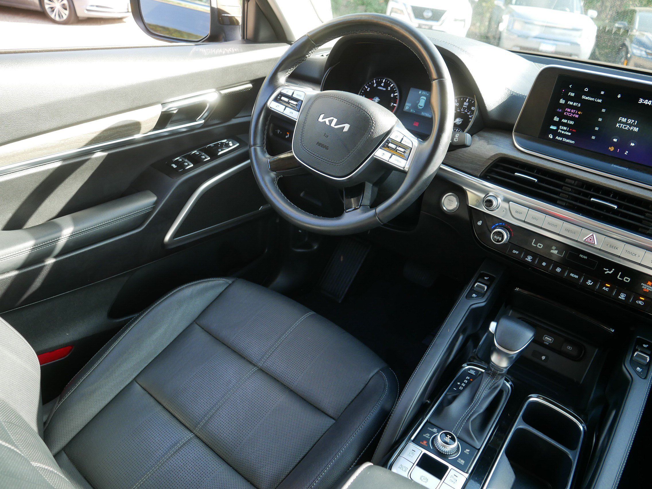 Certified 2022 Kia Telluride EX w/ EX Premium Package AWD/4WD image 9