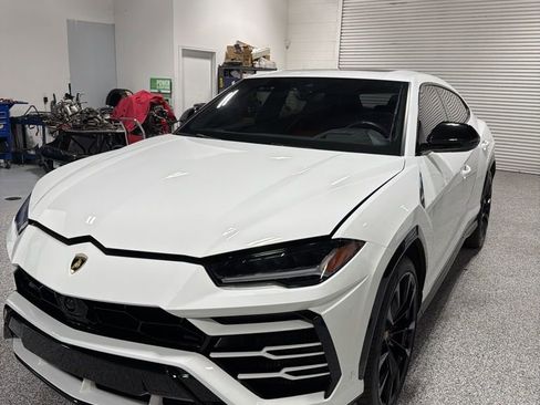 Used 2020 Lamborghini Urus AWD/4WD image 6