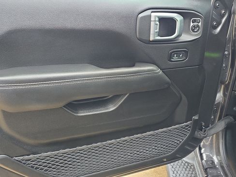 Used 2023 Jeep Wrangler Unlimited Sahara w/ Cold Weather Group image 7