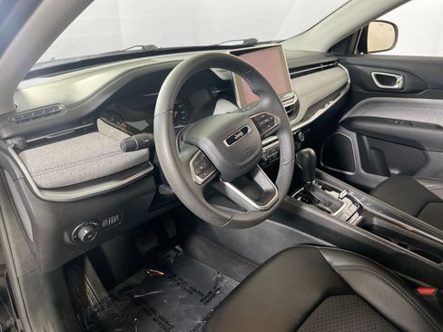 Used 2022 Jeep Compass Latitude AWD/4WD image 9