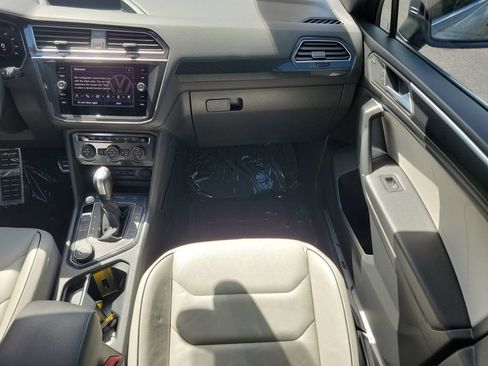 Used 2020 Volkswagen Tiguan SEL Premium R-Line w/ 3rd Row Seat Package AWD/4WD image 17