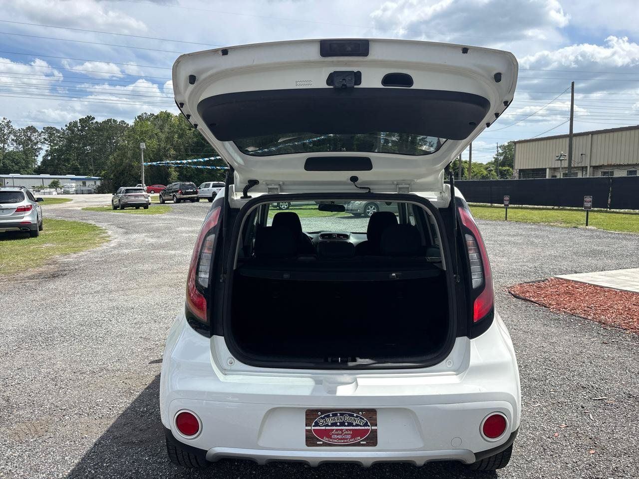 Used 2018 Kia Soul + FWD image 17