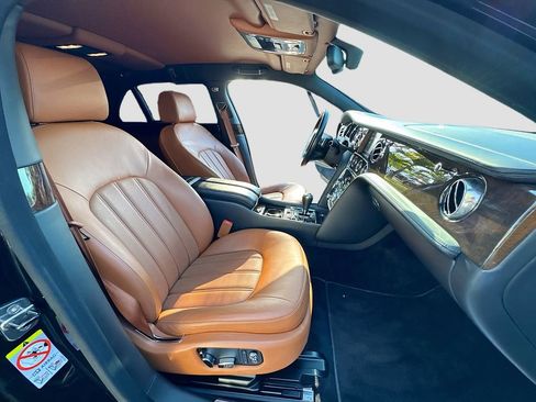 Used 2011 Bentley Mulsanne RWD image 30