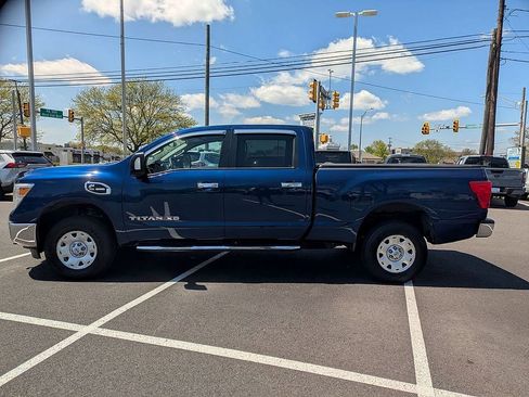 Used 2017 Nissan Titan SV AWD/4WD image 8