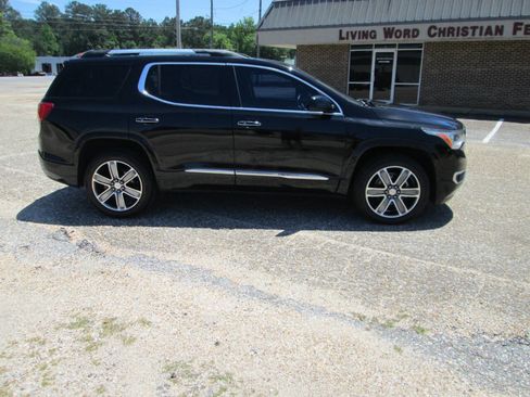 Used 2017 GMC Acadia Denali w/ Technology Package FWD image 99