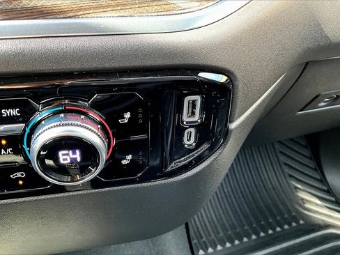 Used 2023 GMC Sierra 1500 Elevation image 15