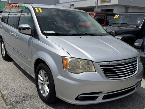 Used 2011 Chrysler Town & Country Touring-L FWD image 1
