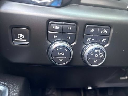 Used 2024 GMC Sierra 2500 Denali w/ Denali Reserve Package AWD/4WD image 15