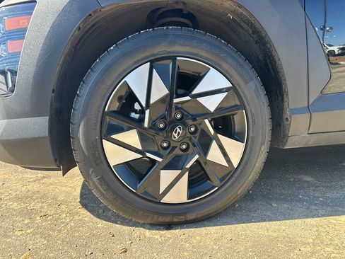Used 2025 Hyundai Kona SEL image 11