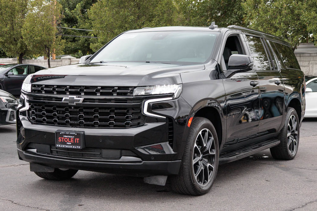 Used 2023 Chevrolet Suburban RST w/ Luxury Package AWD/4WD image 15