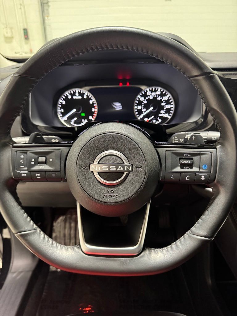 Used 2023 Nissan Pathfinder SV FWD image 12