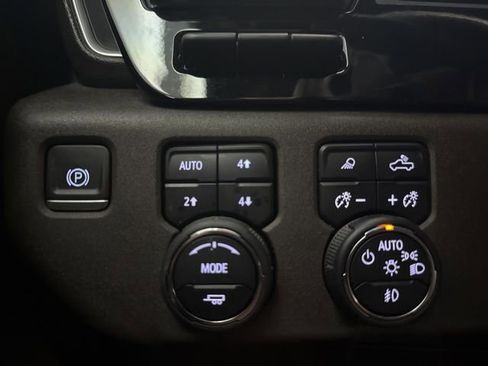 Certified 2023 Chevrolet Silverado 1500 LTZ w/ Technology Package image 32