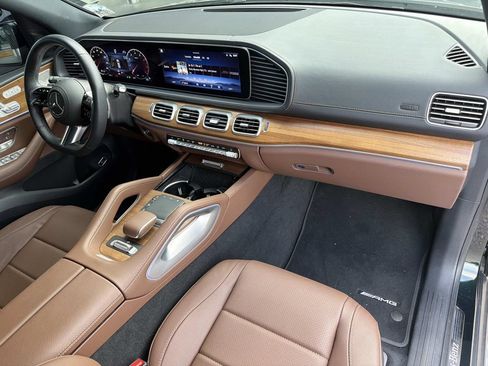 Used 2024 Mercedes-Benz GLS 450 4MATIC image 13