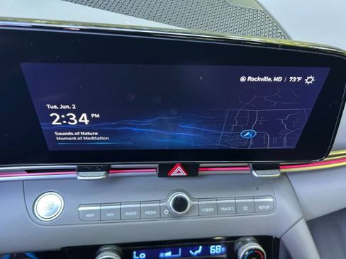 Used 2024 Hyundai Elantra SEL FWD image 12