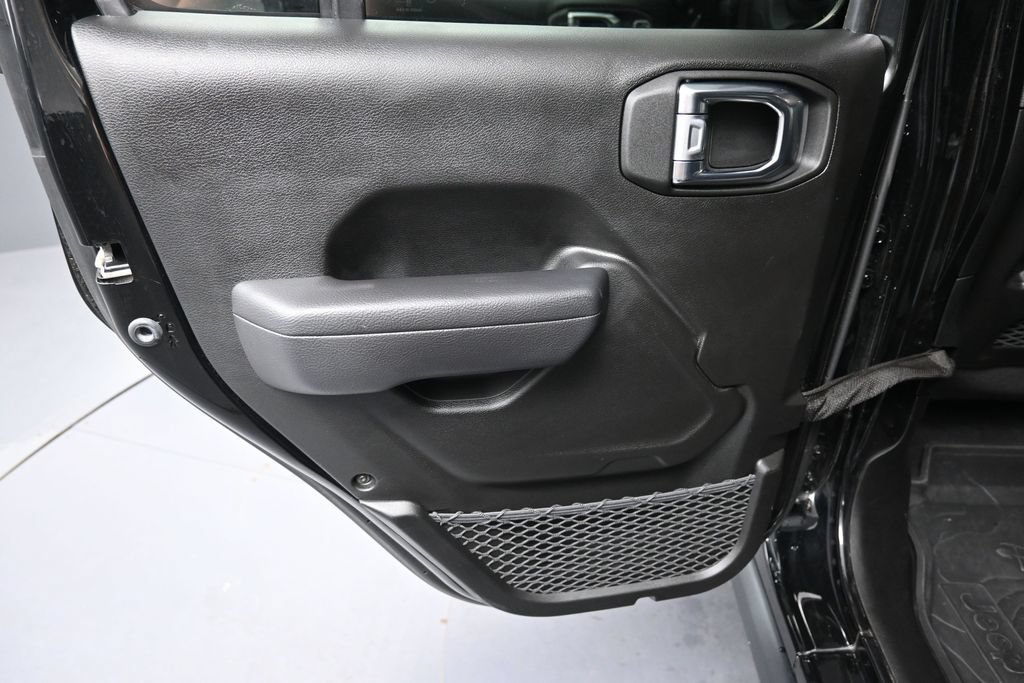 Used 2025 Jeep Wrangler Unlimited Rubicon AWD/4WD image 20