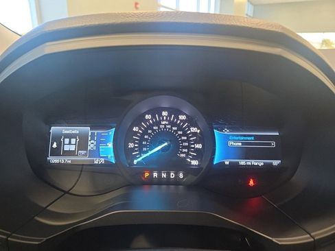 Used 2024 Ford Edge Titanium image 23