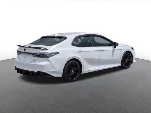 Used 2021 Toyota Camry LE FWD image 3