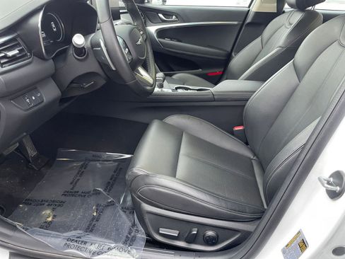 Used 2025 Genesis G70 2.5T image 28