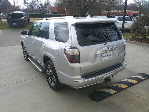Used 2023 Toyota 4Runner Limited image 9