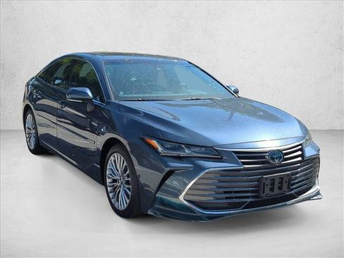 Used 2019 Toyota Avalon Limited w/ All Weather Liner Package FWD image 3