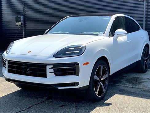 New 2025 Porsche Cayenne Coupe image 1