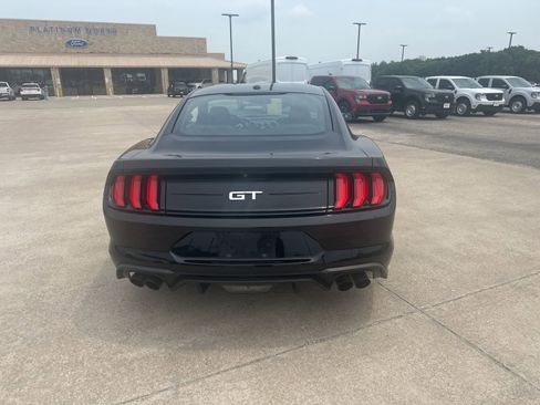 Used 2018 Ford Mustang GT Premium w/ GT Performance Package RWD image 4