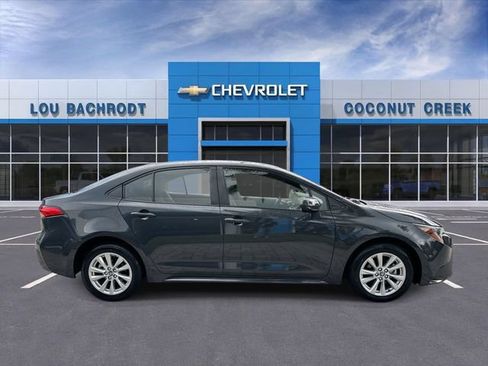 Used 2023 Toyota Corolla LE w/ LE Convenience Package FWD image 9