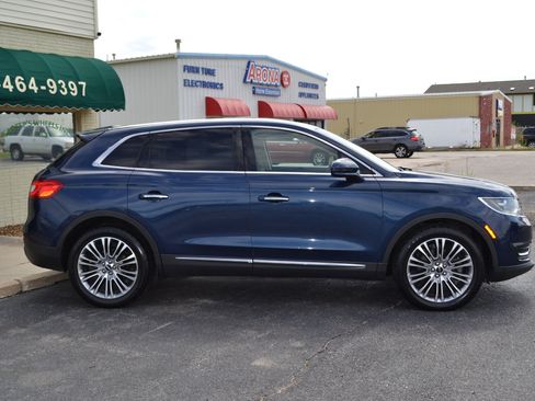 Used 2017 Lincoln MKX Reserve w/ Lincoln MKX Climate Package image 12
