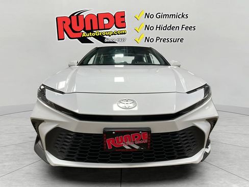 Used 2025 Toyota Camry SE FWD image 10