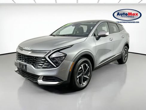 Used 2023 Kia Sportage LX image 4