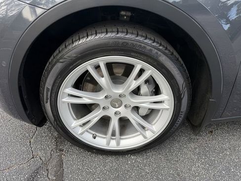 Used 2021 Tesla Model Y Long Range AWD/4WD image 35