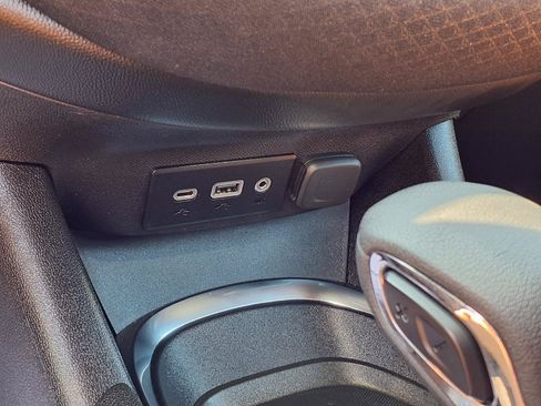 Used 2025 Chevrolet Malibu LT FWD image 13