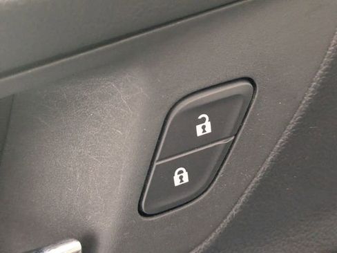 Used 2023 Chevrolet TrailBlazer LT w/ Convenience Package image 11