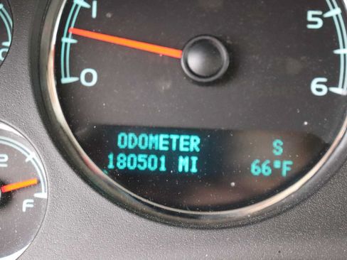 Used 2010 Chevrolet Tahoe LTZ AWD/4WD image 11