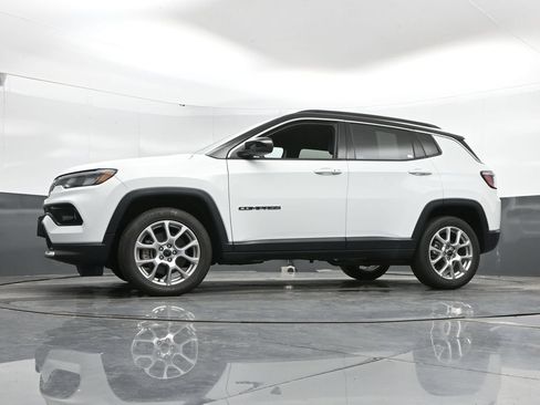 Used 2025 Jeep Compass Limited AWD/4WD image 45