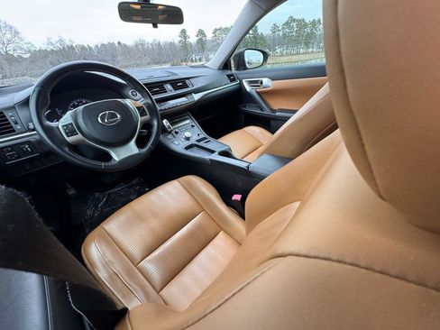 Used 2012 Lexus CT 200h Premium image 11