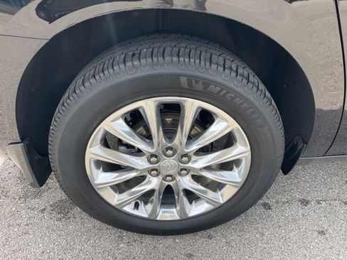 Used 2020 Buick Enclave Premium w/ Sun and Sites Package AWD/4WD image 31