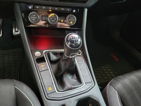 Used 2019 Volkswagen Jetta GLI image 13