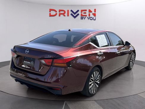 Used 2023 Nissan Altima 2.5 SV FWD image 5