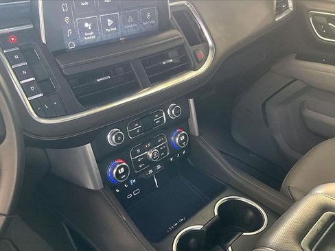 Used 2024 GMC Yukon SLT image 11