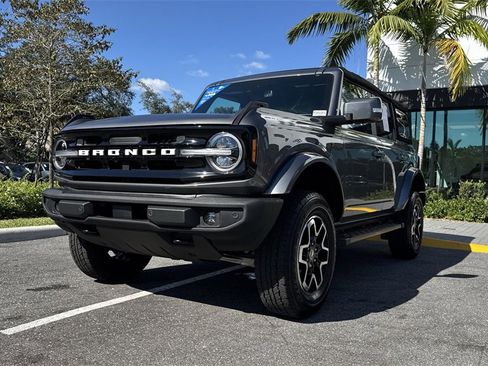 Used 2023 Ford Bronco Outer Banks image 32