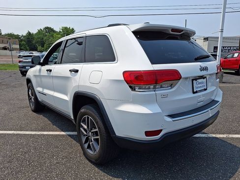 Used 2017 Jeep Grand Cherokee Limited AWD/4WD image 5