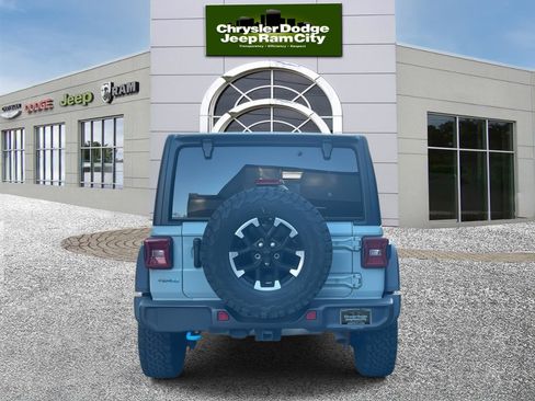 Used 2024 Jeep Wrangler Unlimited Rubicon 4xe image 7