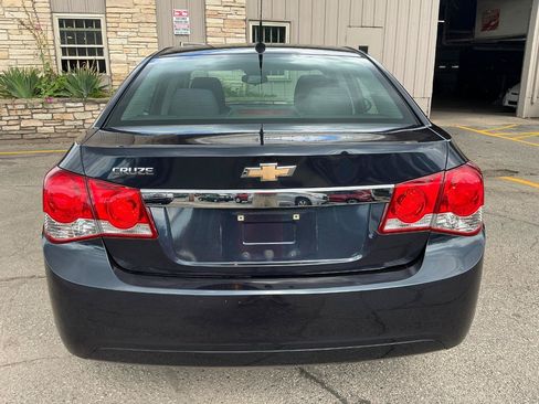 Used 2014 Chevrolet Cruze LS FWD image 5