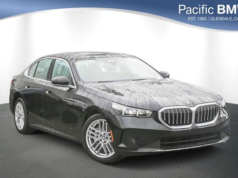 Certified 2024 BMW 530i image 1
