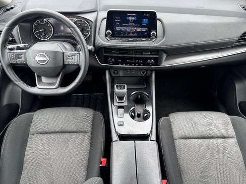 Used 2025 Nissan Rogue SV FWD image 26