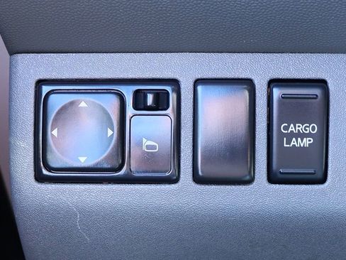 Used 2019 Nissan Frontier SV image 41