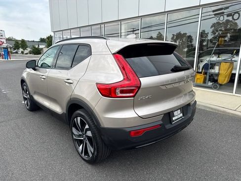 Used 2023 Volvo XC40 B5 Plus w/ Climate Package AWD/4WD image 3