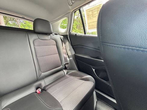 Used 2025 Chevrolet Trax LT FWD image 37