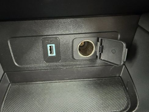 Used 2018 Ford Escape SE image 24